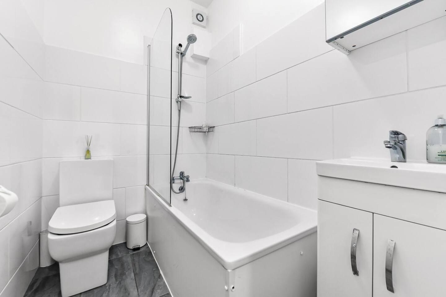 2 Bed Apartment- Finsbury Park Station B ลอนดอน ภายนอก รูปภาพ